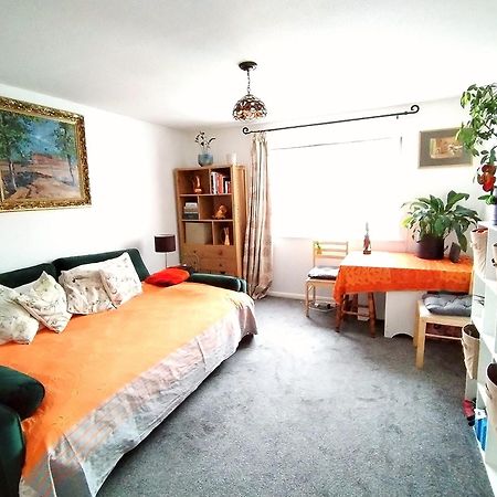 Home Away Home Near Heathrow Airport Cowley  외부 사진