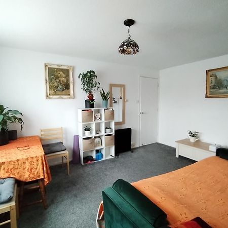 Home Away Home Near Heathrow Airport Cowley  외부 사진